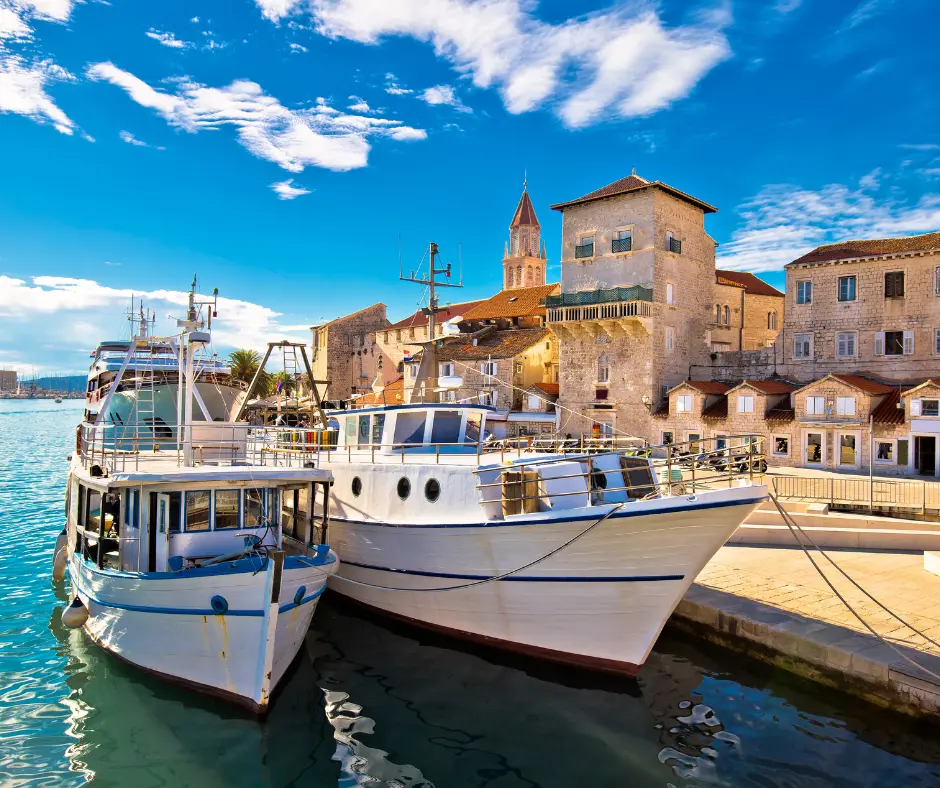 Trogir kao odlična destinacija za najam katamarana u Hrvatskoj